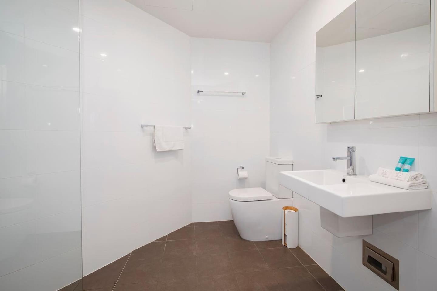 The Sandpiper - A Newy Beachfront Beauty Newcastle