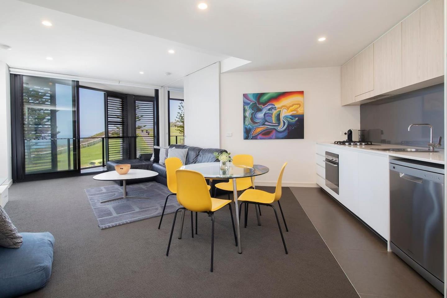 The Sandpiper - A Newy Beachfront Beauty Apartment Newcastle