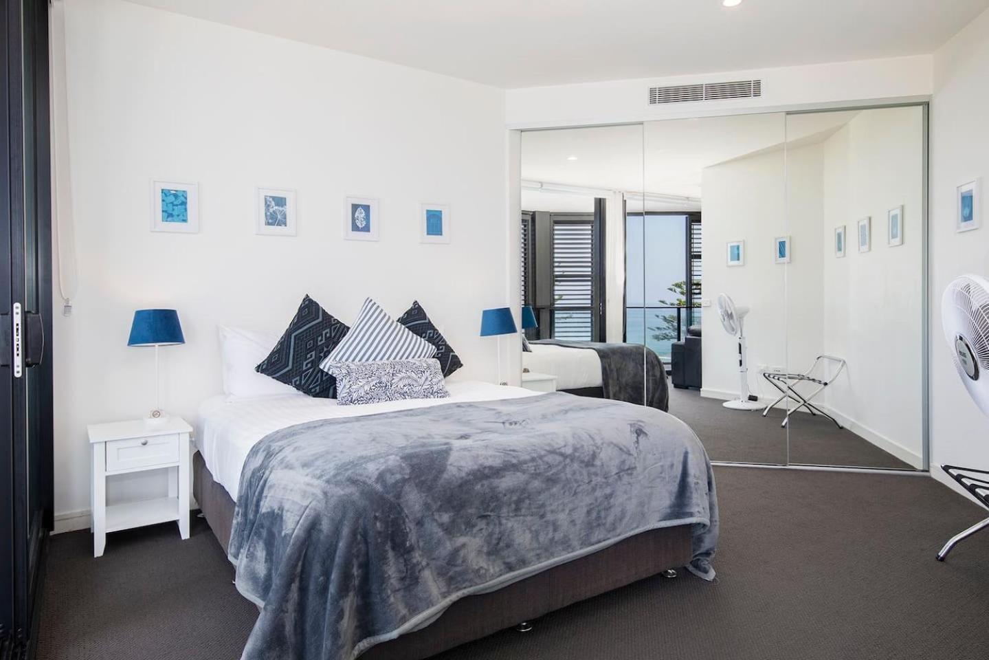 The Sandpiper - A Newy Beachfront Beauty